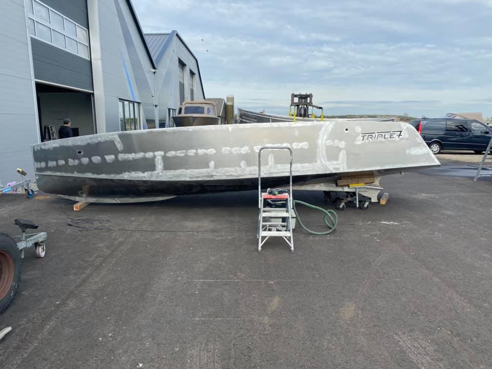 Boot schilderwerk - voorbereiding Triple 7